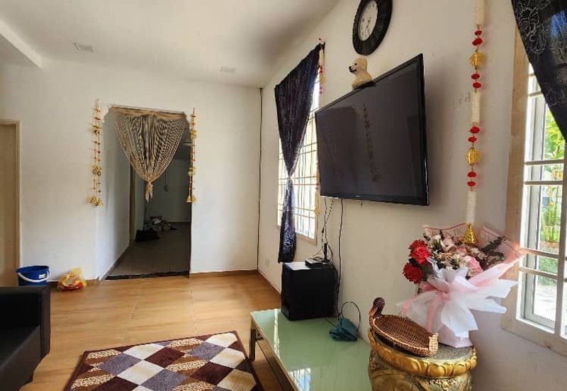 Single Storey Terrace House corner lot in Taman Bukit Indah for sale