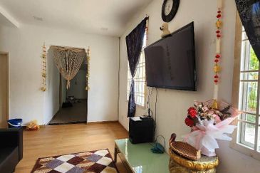 Single Storey Terrace House corner lot in Taman Bukit Indah for sale