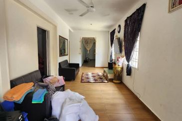 Single Storey Terrace House corner lot in Taman Bukit Indah for sale