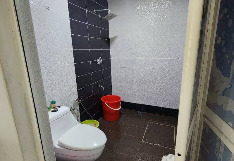 Single Storey Terrace House corner lot in Taman Bukit Indah for sale