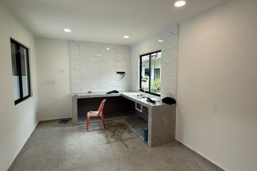 Double Storey Terrace House Endlot with land in Taman Bukit Indah for sale