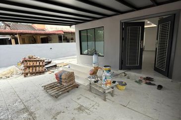 Double Storey Terrace House Endlot with land in Taman Bukit Indah for sale