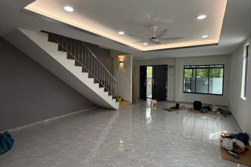 Double Storey Terrace House Endlot with land in Taman Bukit Indah for sale