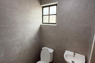 Double Storey Terrace House Endlot with land in Taman Bukit Indah for sale