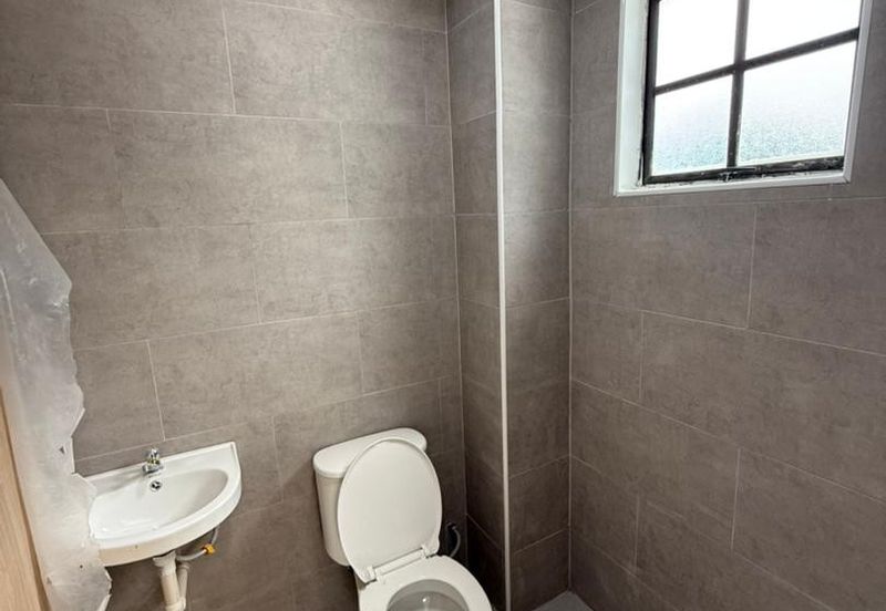 Double Storey Terrace House Endlot with land in Taman Bukit Indah for sale