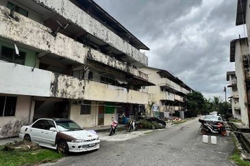 Flat Taman Ungku Tun Aminah
