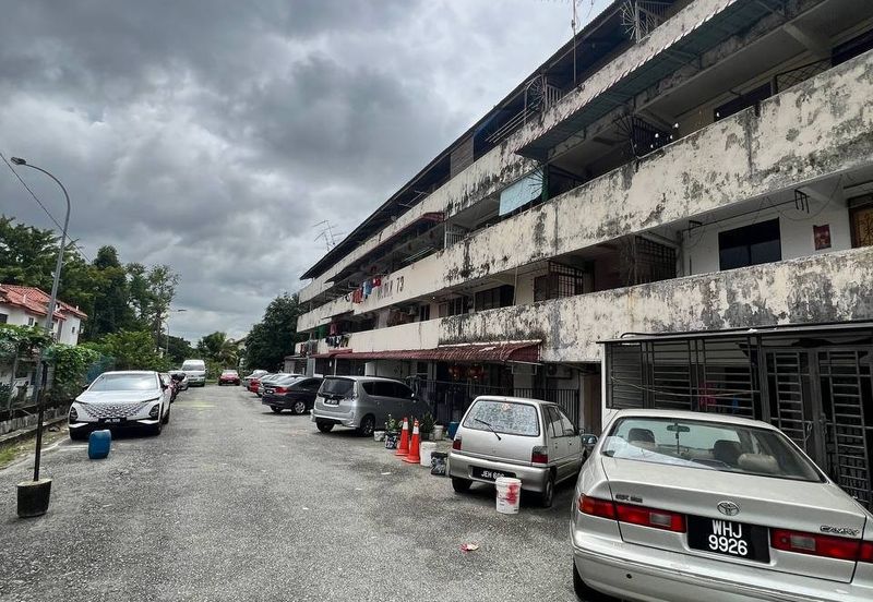 Flat Taman Ungku Tun Aminah