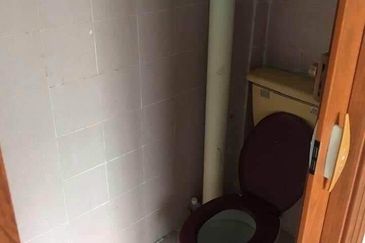 Kenari Flat in Kangkar Pulai for sale 