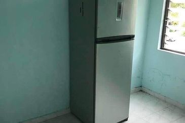 Kenari Flat in Kangkar Pulai for sale 