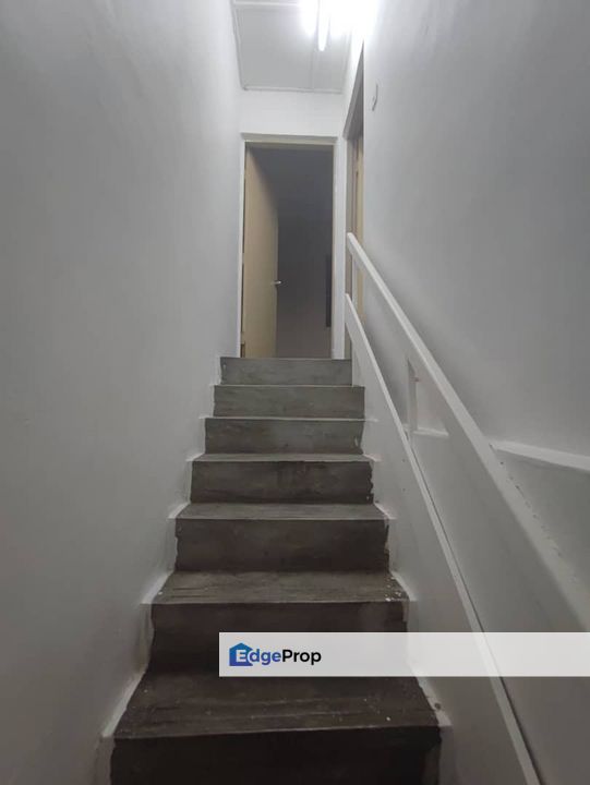 Double Storey Low Cost Terrace House in Taman Desa Cemerlang for sale , Johor, Ulu Tiram