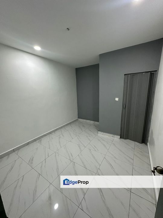 Double Storey Terrace House in Taman Desa Cemerlang for sale , Johor, Ulu Tiram