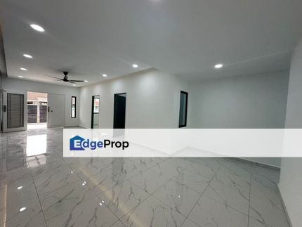 Single Storey Terrace House in Taman Ungku Tun Aminah for sale , Johor, Skudai