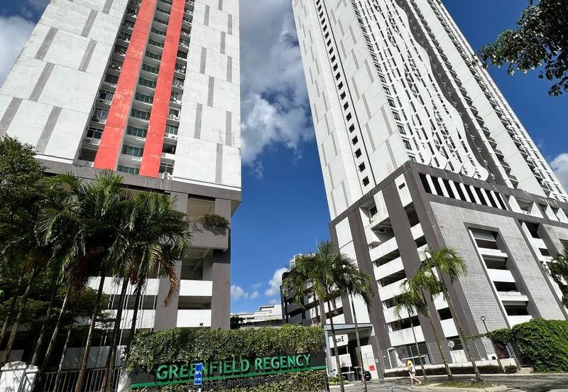 Dedaun Hijau (Greenfield Regency)