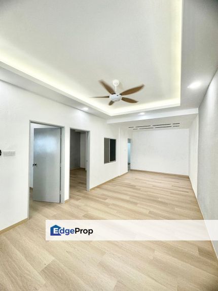 Single storey terrace house in Taman Sri Skudai for sale , Johor, Skudai