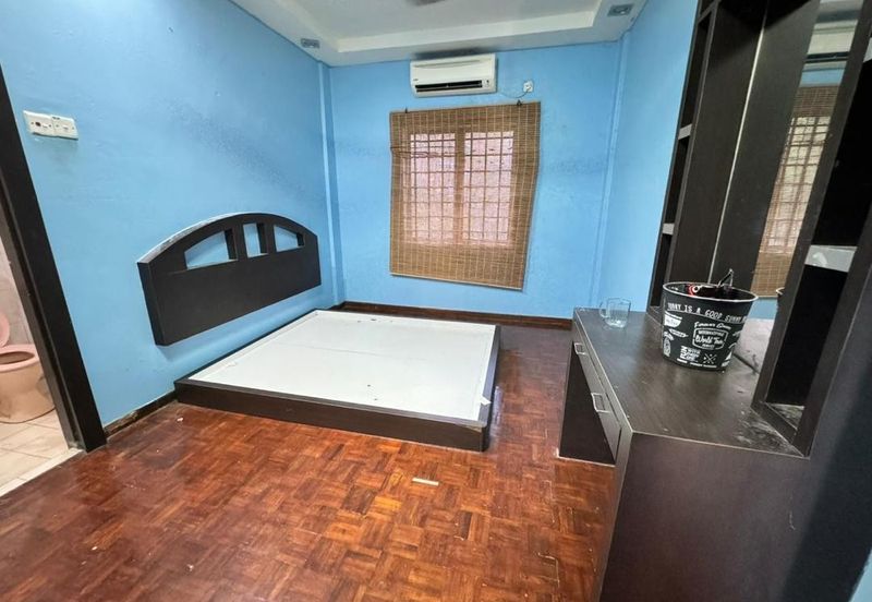 Lily & Jasmine Apartment