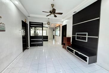 Lily & Jasmine Apartment