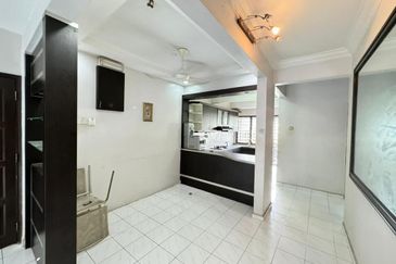 Lily & Jasmine Apartment