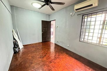 Lily & Jasmine Apartment