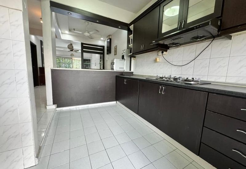 Lily & Jasmine Apartment