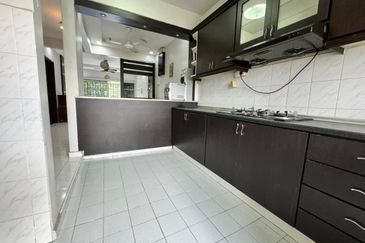 Lily & Jasmine Apartment