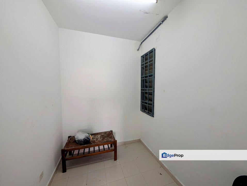 3 bedrooms unit in Villa Krystal apartment, Bandar Selesa Jaya for sale , Johor, Skudai