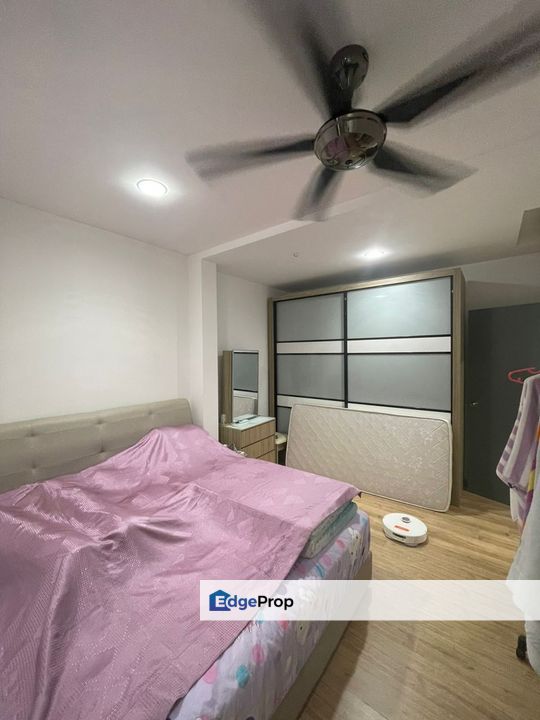 Double storey semi D in Taman Nusa Idaman for sale , Johor, 