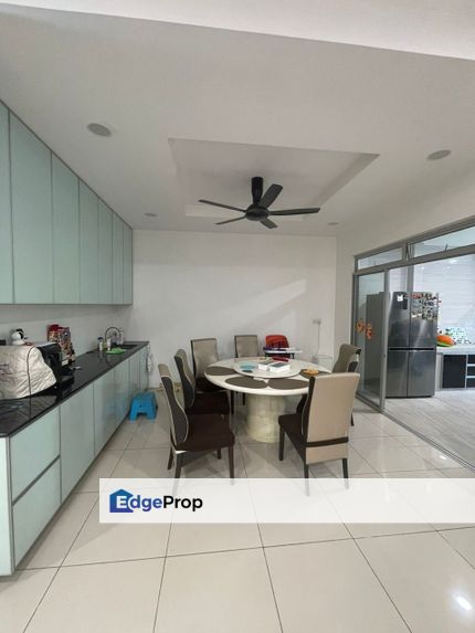 Double storey semi D in Taman Nusa Idaman for sale , Johor, 