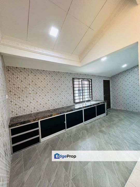 Single storey terrace house in Taman Putra Kulai for sale, Johor, Kulai