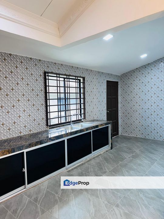 Single storey terrace house in Taman Putra Kulai for sale, Johor, Kulai