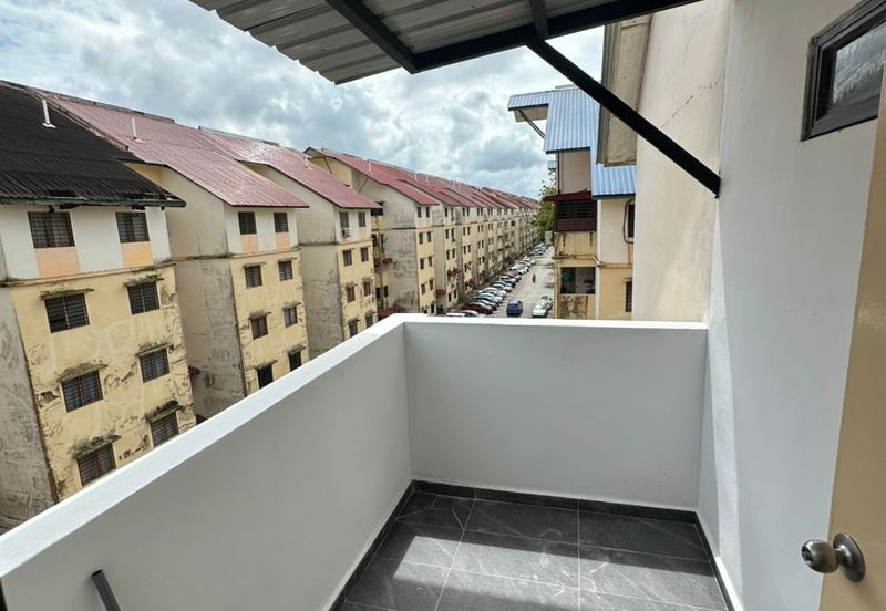 Flat Taman Plentong Utama