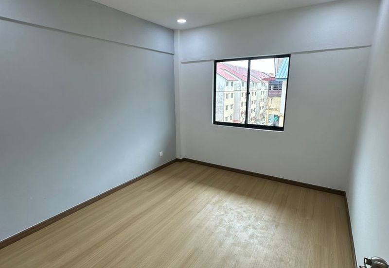 Flat Taman Plentong Utama