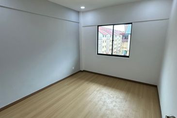 Flat Taman Plentong Utama