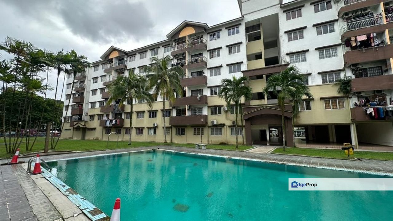 3 bedrooms unit in Sri Kenari Apartment for sale , Johor, Tampoi