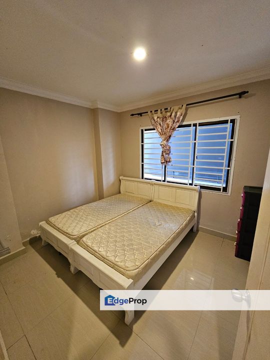 3 bedrooms unit in Seri Mutiara Apartment for sale , Johor, Masai