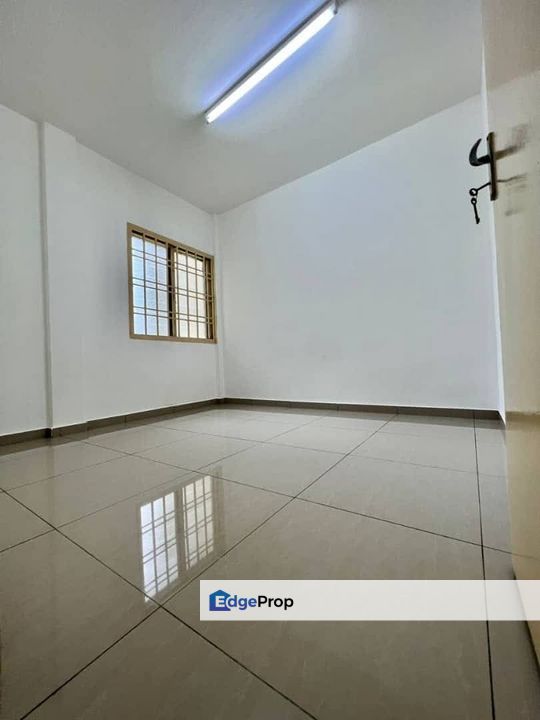 Flat in Pangsapuri Merak Kangkar Pulai for sale , Johor, Johor Bahru