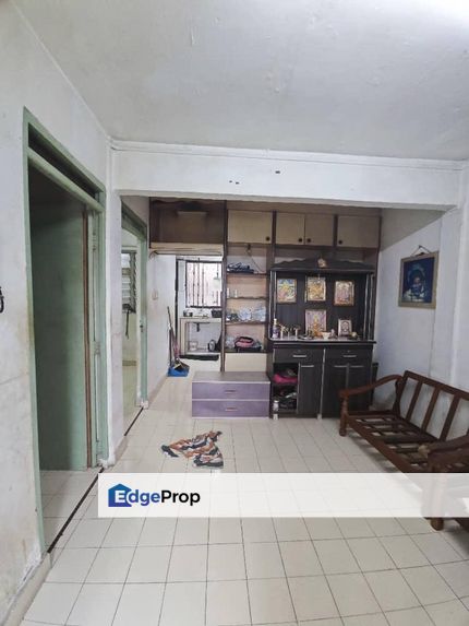 Ground floor flat in Taman Ungku Tun Aminah for sale , Johor, Johor Bahru