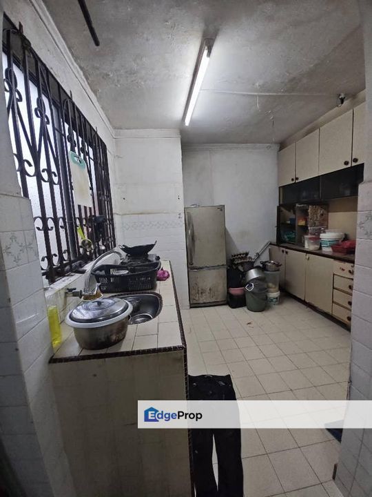 Ground floor flat in Taman Ungku Tun Aminah for sale , Johor, Johor Bahru