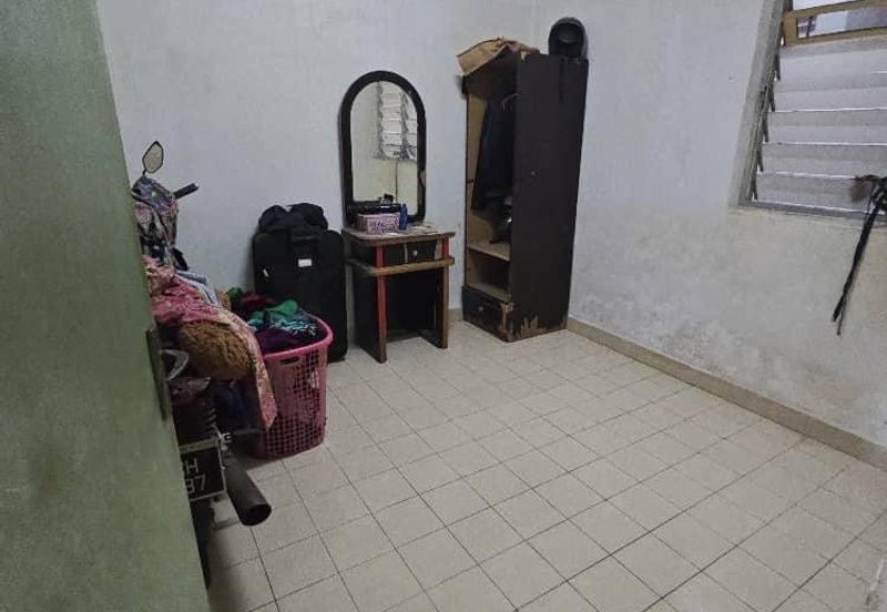 Flat Taman Ungku Tun Aminah