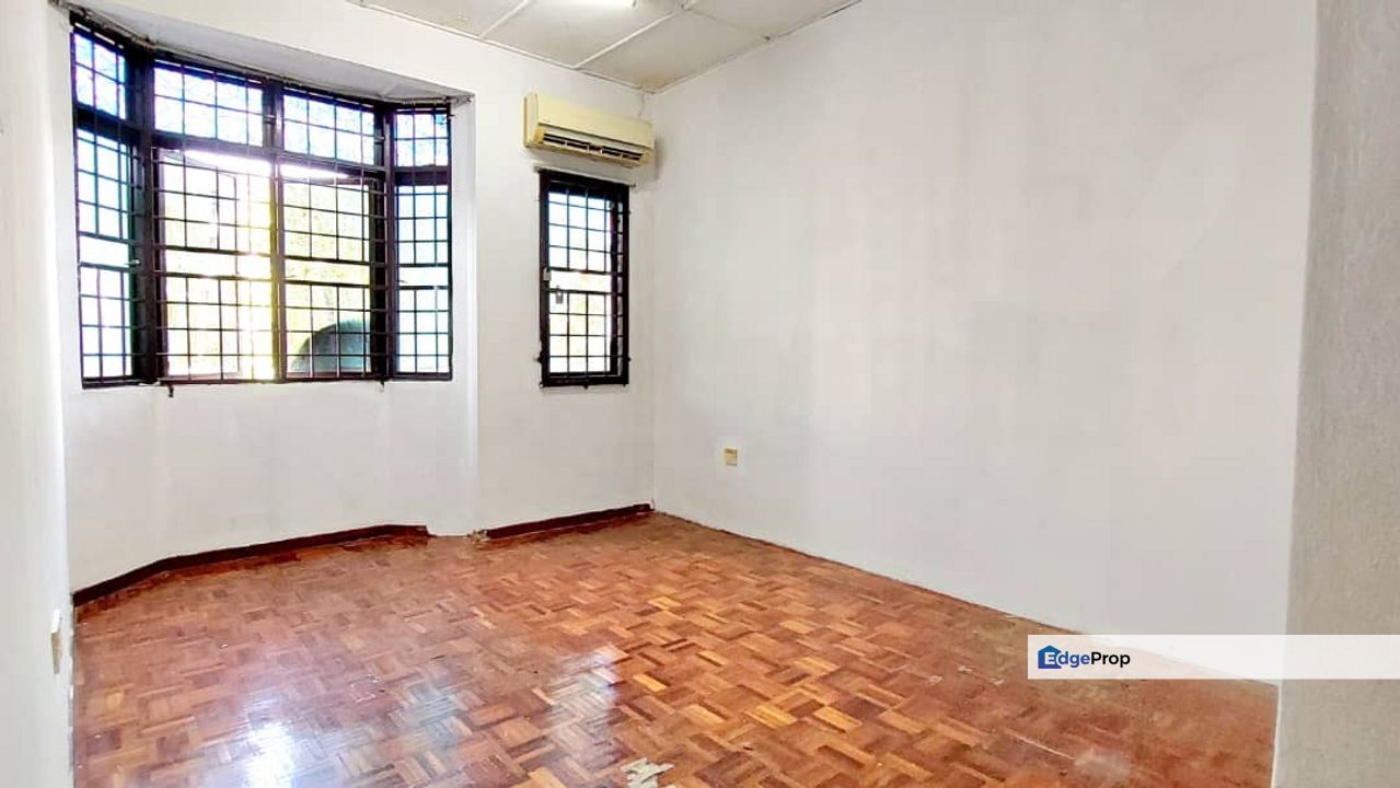 Double storey medium cost terrace house in Taman Tan Sri Yaacob for sale , Johor, Skudai