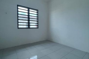 TAMAN SAUJANA HARMONI, BATU GAJAH