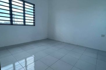 TAMAN SAUJANA HARMONI, BATU GAJAH