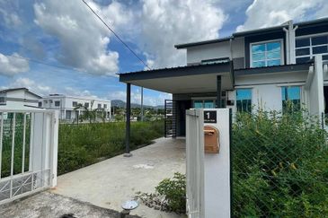 TAMAN SAUJANA HARMONI, BATU GAJAH