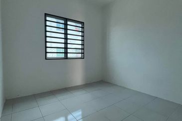 TAMAN SAUJANA HARMONI, BATU GAJAH