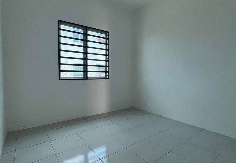 TAMAN SAUJANA HARMONI, BATU GAJAH