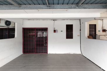 Batu Gajah Pusing Double Storey Terraced House For Rent Perak