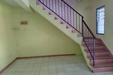 Batu Gajah Pusing Double Storey Terraced House For Rent Perak