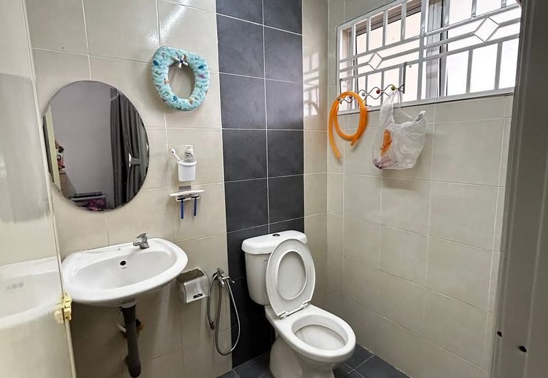 DESA LAHAT SRI -WANG