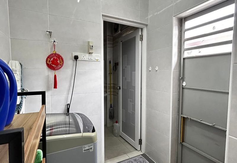 DESA LAHAT SRI -WANG