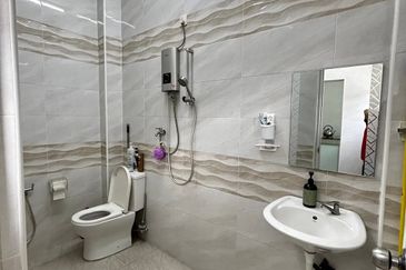 DESA LAHAT SRI -WANG