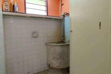 Batu Gajah Taman Anggerik Single Storey Corner House For Sale Perak